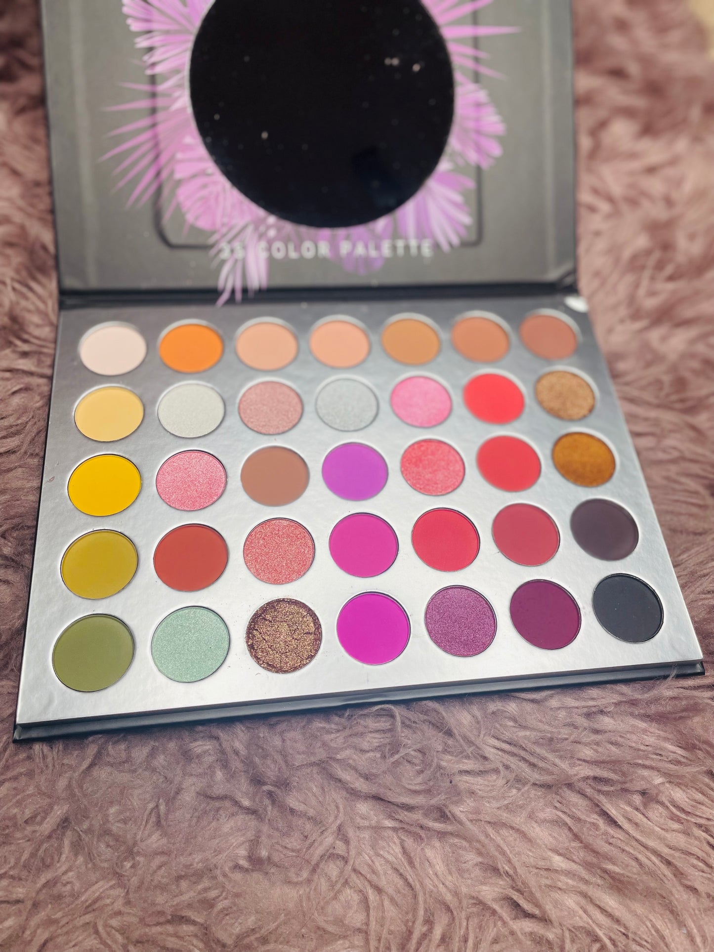 She Eyeshadow Palette
